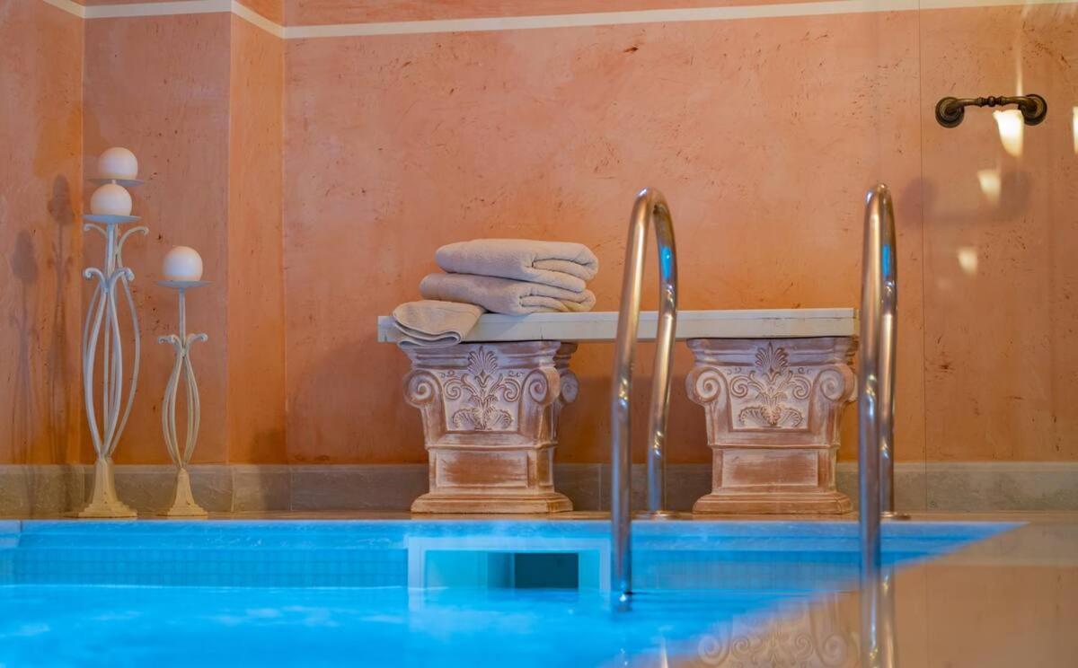Unique Room With Indoor Pool & Attic Alli Meria 외부 사진
